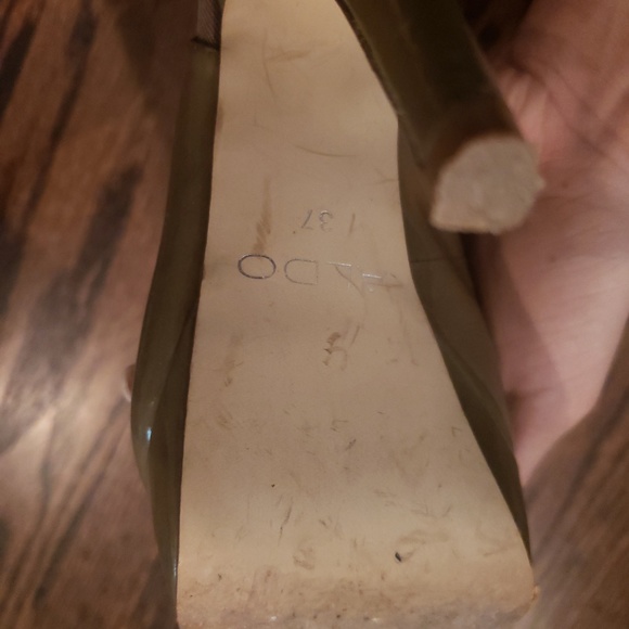 Army Green Aldo Pumps - Picture 4 of 4